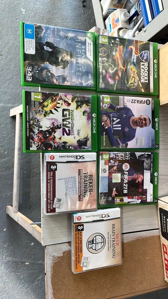5x XBox  & 2x DS spellen, Spelcomputers en Games, Spelcomputers | Xbox 360, Ophalen of Verzenden, Zo goed als nieuw, 250 GB, Met 2 controllers