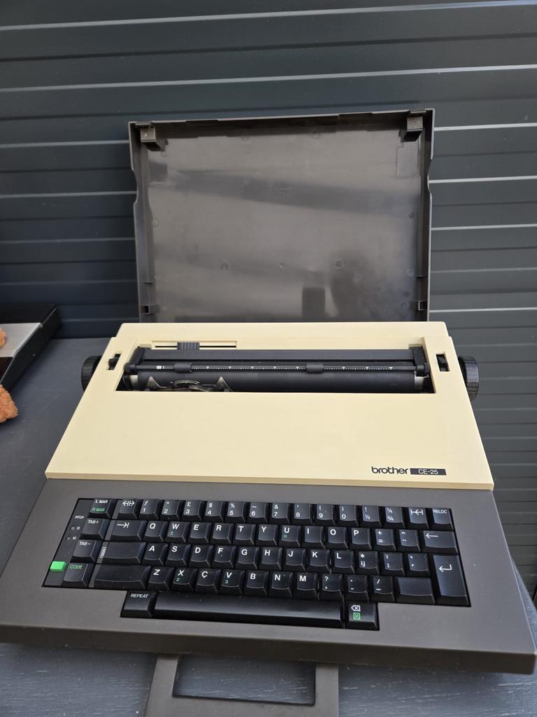Brother typemachine ce-25, Diversen, Typemachines, Ophalen of Verzenden