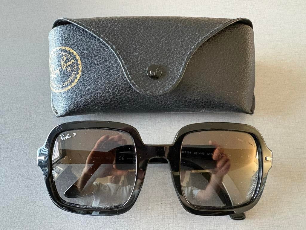 Ray Ban, Sieraden, Tassen en Uiterlijk, Zonnebrillen en Brillen | Dames, Verzenden, Zo goed als nieuw, Zwart, Ray-Ban