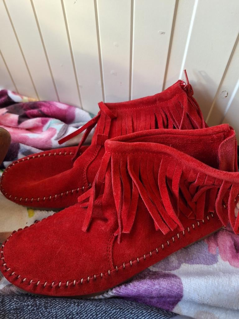 Rood suède laarsjes ibiza boho style franjes 37, Kleding | Dames, Ophalen of Verzenden, Zo goed als nieuw, Rood