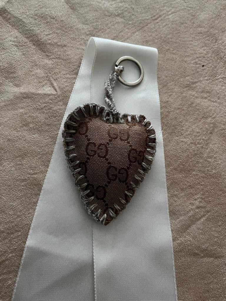 Gucci Hart Sleutelhanger, Verzamelen, Sleutelhangers, Ophalen of Verzenden, Zo goed als nieuw, Merk