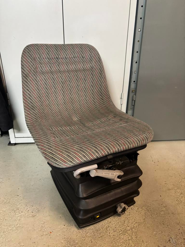 Grammer stoel, Ophalen, Zo goed als nieuw