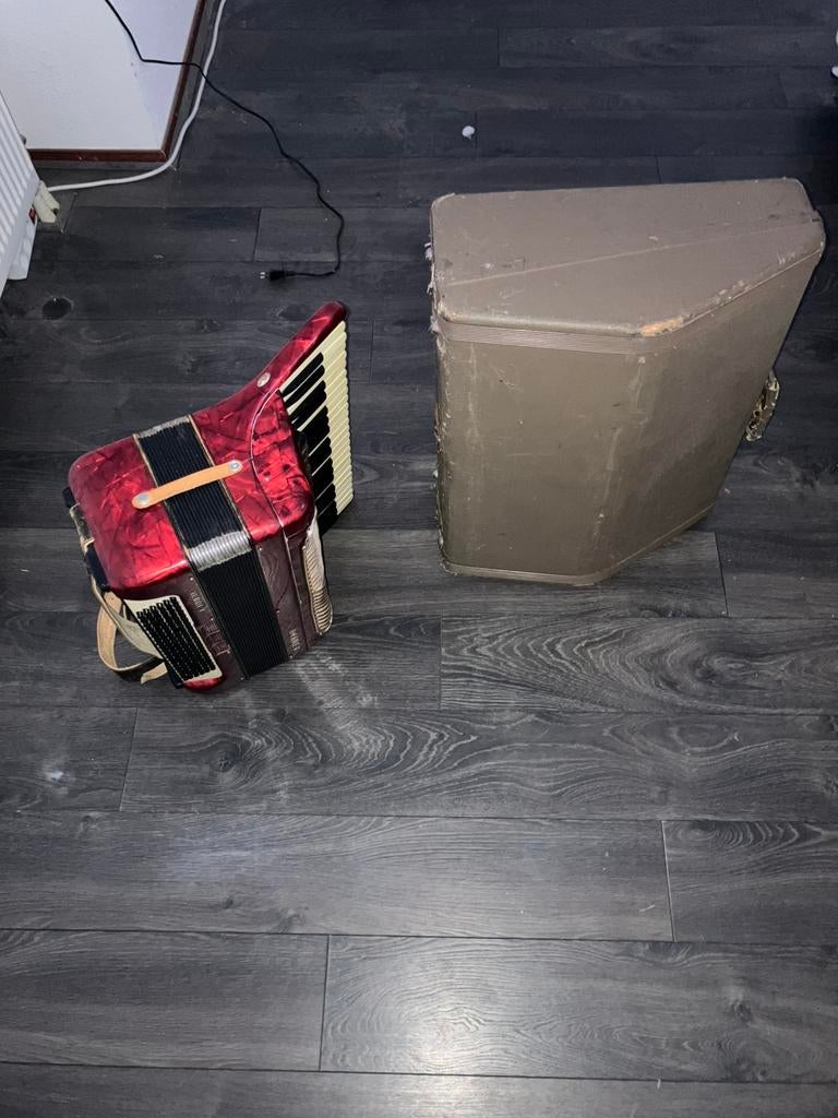 Accordeon Hohner Verdi V, Muziek en Instrumenten, Accordeons, Ophalen, Gebruikt, Met koffer, Toetsaccordeon