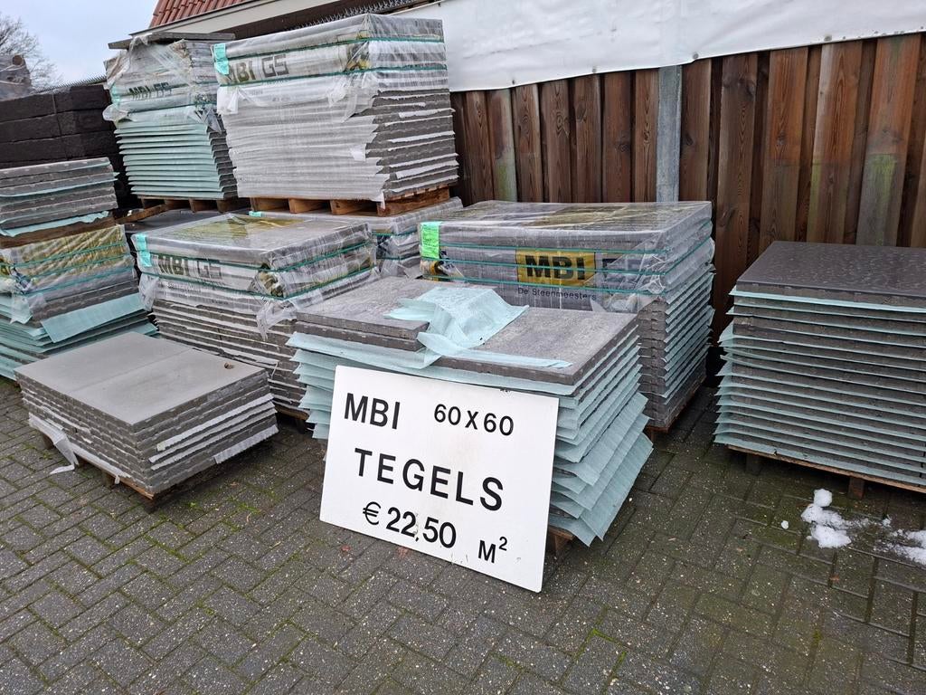 UITVERKOOP betontegels 60x60cm 4cm dik OP IS OP tegels
