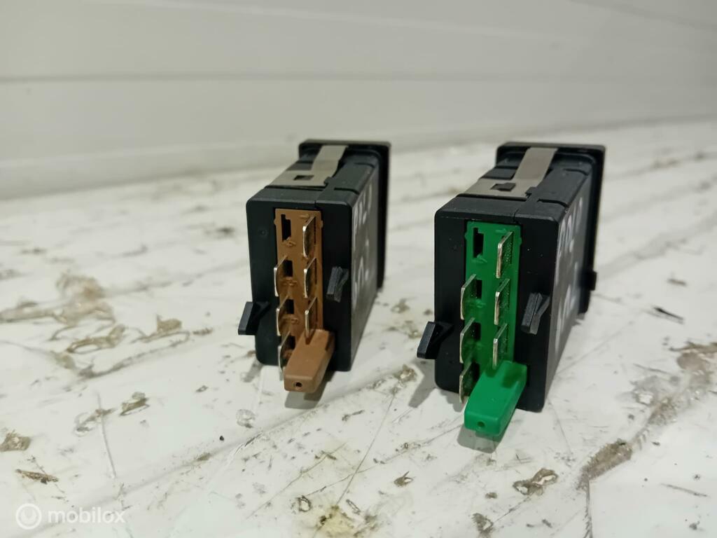 Schakelaar stoelverwarming Volkswagen Polo, Auto-onderdelen, Ophalen of Verzenden, Gebruikt