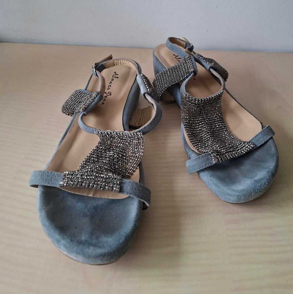 Lichtblauwe sandalen van Alma en Pena maat 40, Ophalen of Verzenden, Zo goed als nieuw, Beige, Sandalen of Muiltjes