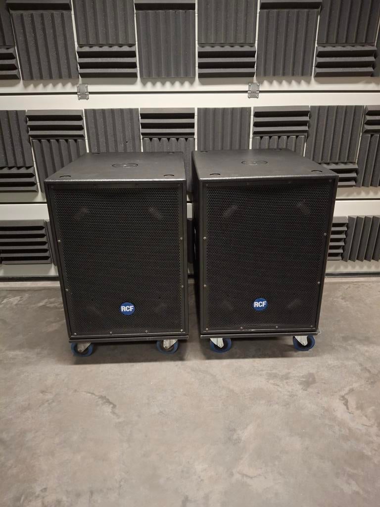 Rcf 8001s met hoezen en wielplaten, Muziek en Instrumenten, Ophalen, Zo goed als nieuw, 500 tot 1000 watt, P.A.