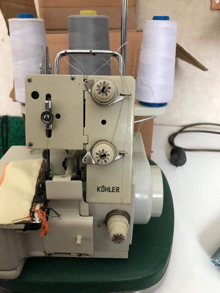 Lockmachine baby lock Köhler, Hobby en Vrije tijd, Naaimachines en Toebehoren, Ophalen of Verzenden, Zo goed als nieuw, Lockmachine
