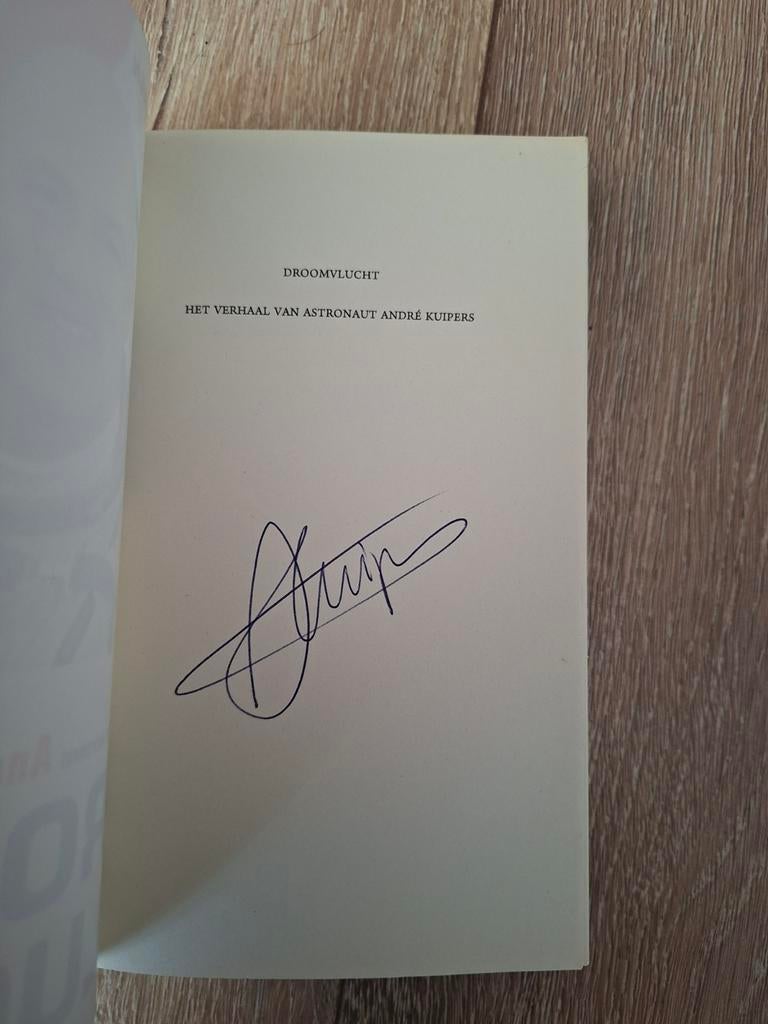 Sander Koenen - Droomvlucht gesigneerd door Andre Kuipers, Sander Koenen, Ophalen of Verzenden, Zo goed als nieuw, Sport