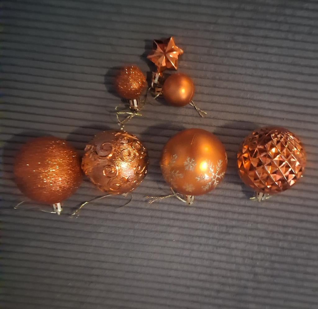 Kerstballen + goude bloemen, Diversen, Kerst, Ophalen of Verzenden