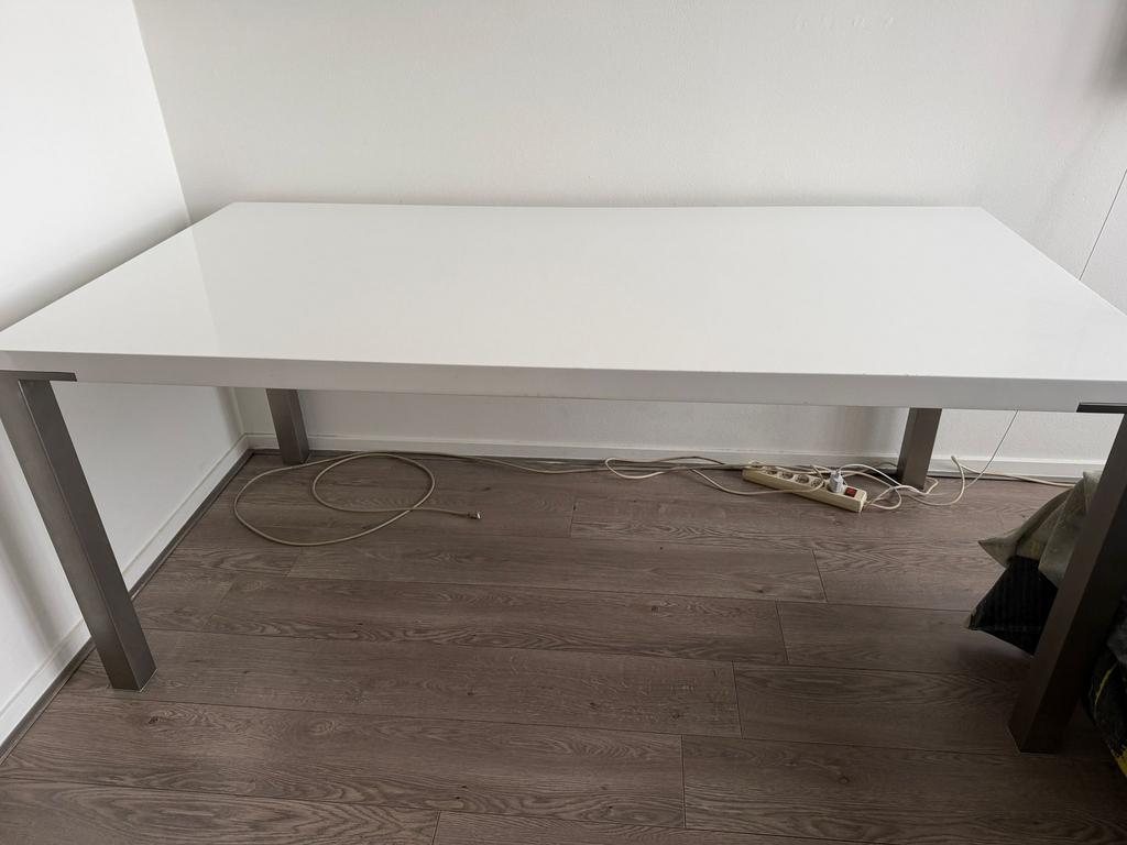 Hoogglans witte tafel, Ophalen, Zo goed als nieuw