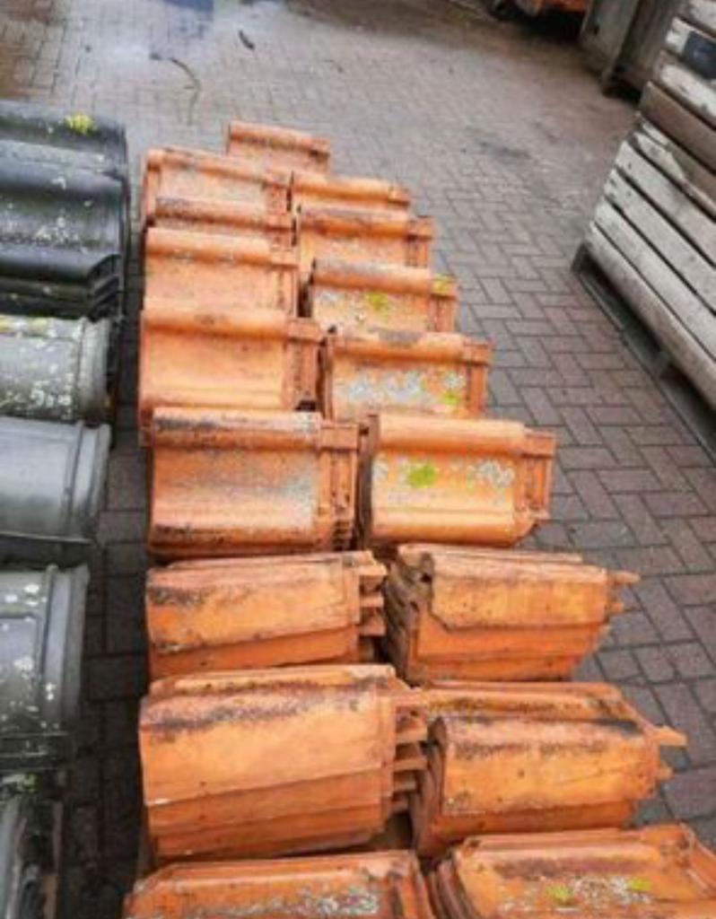 Holle mulden gevelpannen / kantpannen / hoekpannen, Doe-het-zelf en Verbouw, Dakpannen en Dakbedekking, Steen of Klei, Ophalen of Verzenden