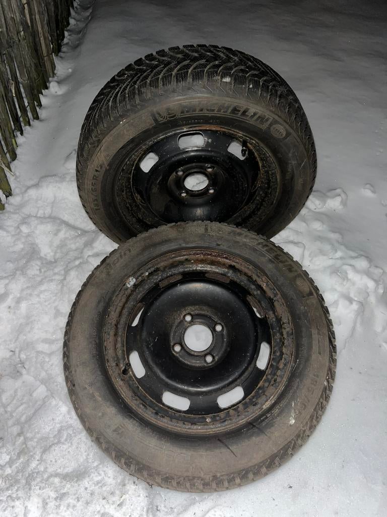 4x winterbanden op stalen velgen – Michelin – 185/65 R15 be, Ophalen of Verzenden, Zo goed als nieuw