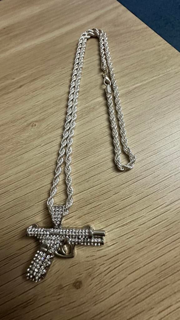 Zilveren twisted ketting met pistool hanger, Ophalen of Verzenden, Nieuw, Zilver