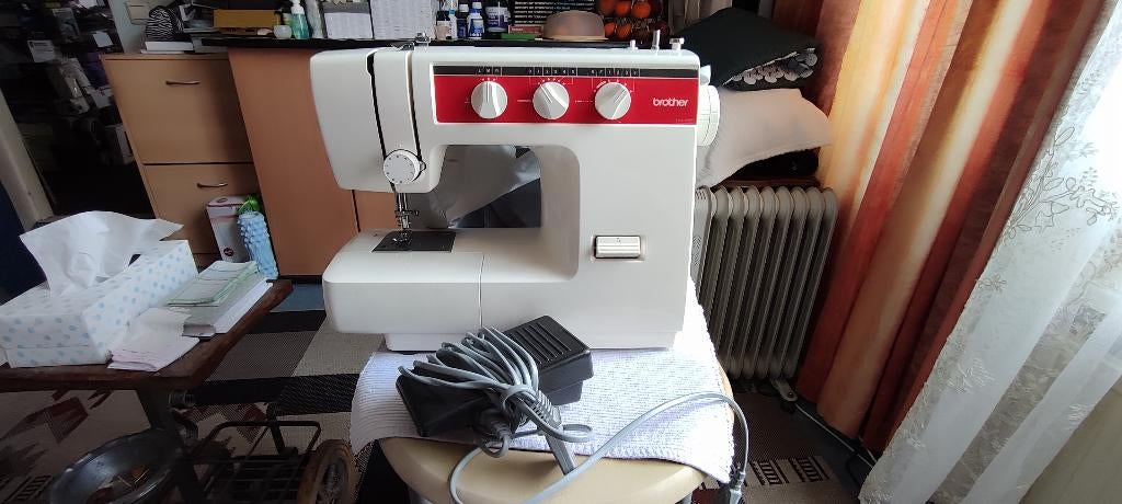Brother VX-1100 naaimachine met voetpedaal, Ophalen of Verzenden, Gebruikt, Naaimachine, Brother