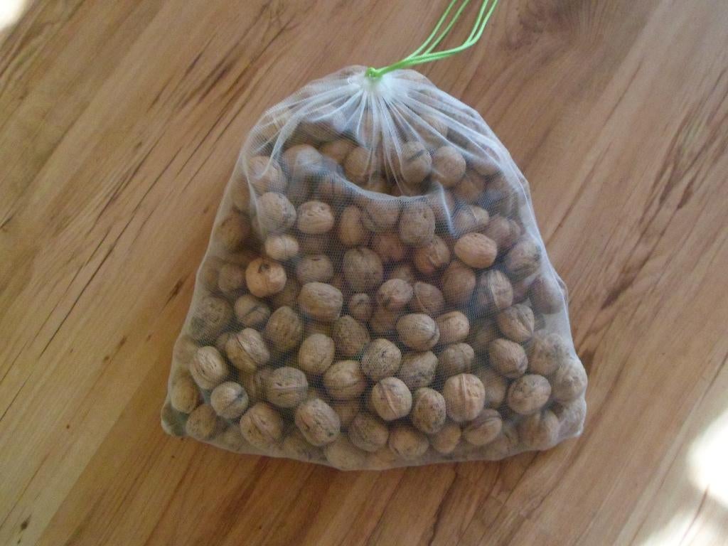 1 Kilo verse walnoten, Diversen, Ophalen