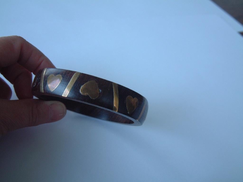 bijzondere armband hout met koperen harten strepen, Ophalen of Verzenden, Zo goed als nieuw, Bruin, Hout