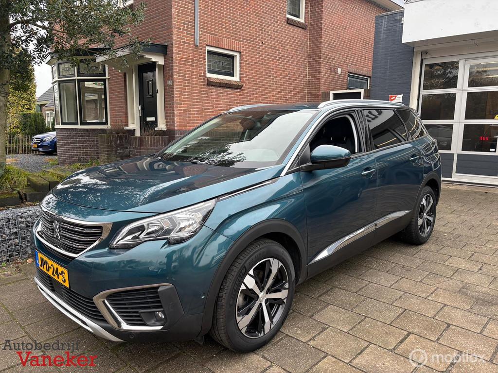 Peugeot 5008 1.2 PureTech Allure|Automaat|Focal Audio|7 zits, Gebruikt, Zwart, 1199 cc, Parkeersensor