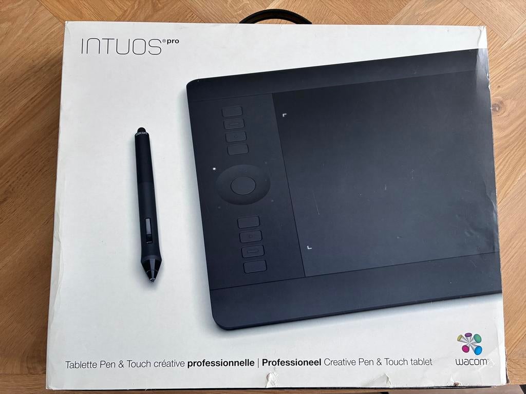 Wacom Intuos Pro tekentablet medium, Computers en Software, Tekentablets, Ophalen of Verzenden, Multi-touch, Zo goed als nieuw