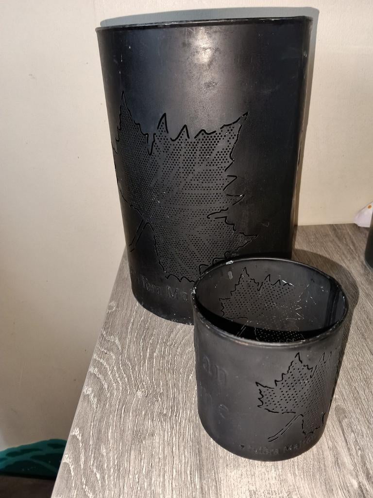 2 windlichten, Huis en Inrichting, Woonaccessoires | Prullenbakken, Zo goed als nieuw, Kunststof, Minder dan 50 cm, minder dan 10 liter