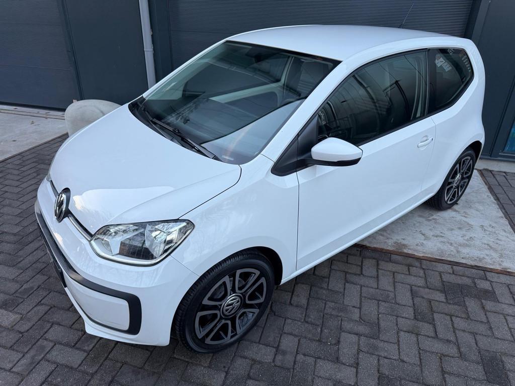 Volkswagen UP! 1.0 take up! 2017 Airco Facelift 16inch Lmv, Voorwielaandrijving, Stof, Gebruikt, Wit
