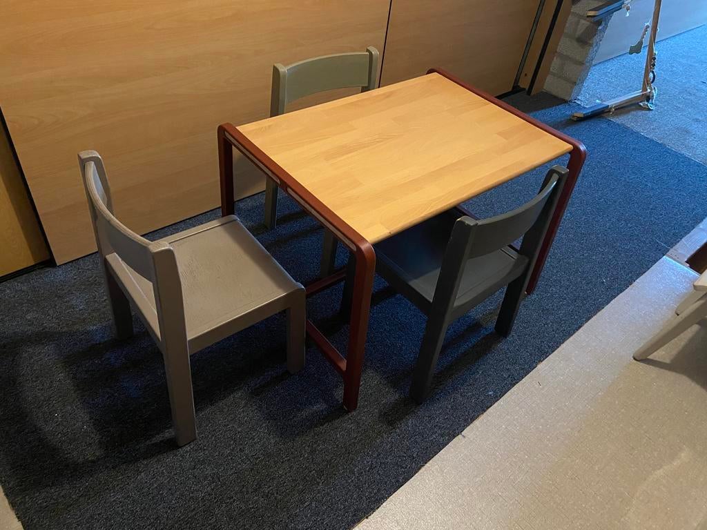 Kindertafel met stoeltjes, Ophalen, Gebruikt, Tafel(s) en Stoel(en)
