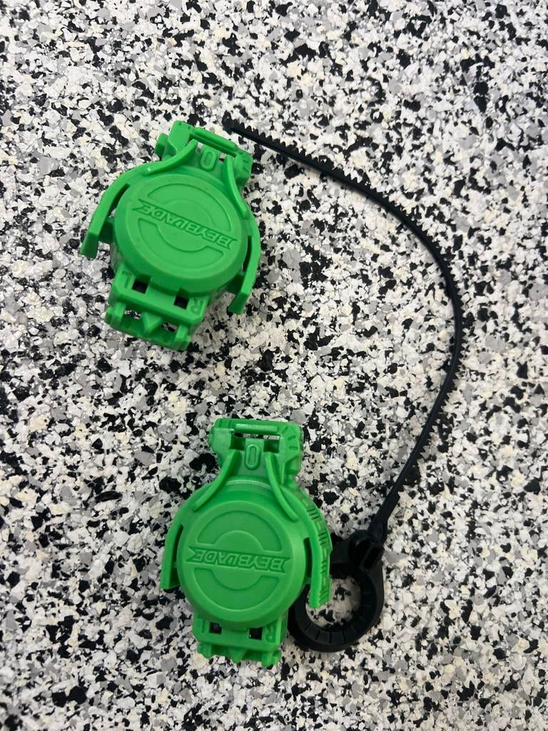 Beyblade Launcher - Groen (2 stuks), Ophalen of Verzenden, Gebruikt, Jongen of Meisje