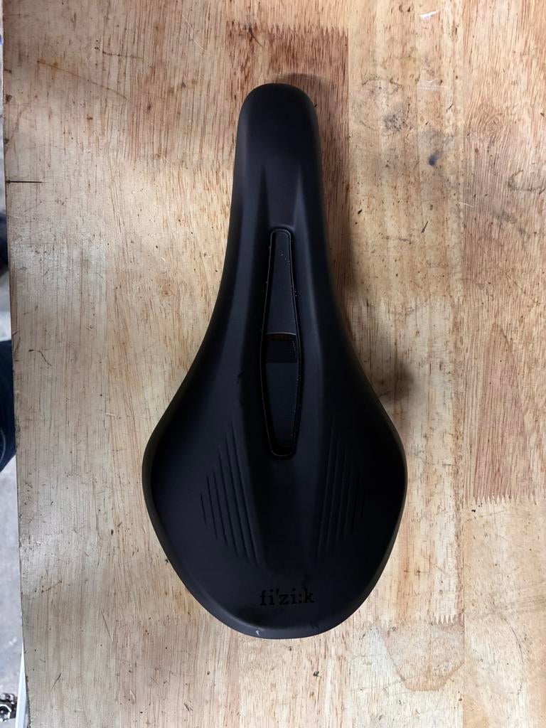 Fizik Argo Vento X3 zadel – 140 mm, Fietsen en Brommers, Fietsonderdelen, Nieuw, Racefiets, Ophalen of Verzenden, Zadel