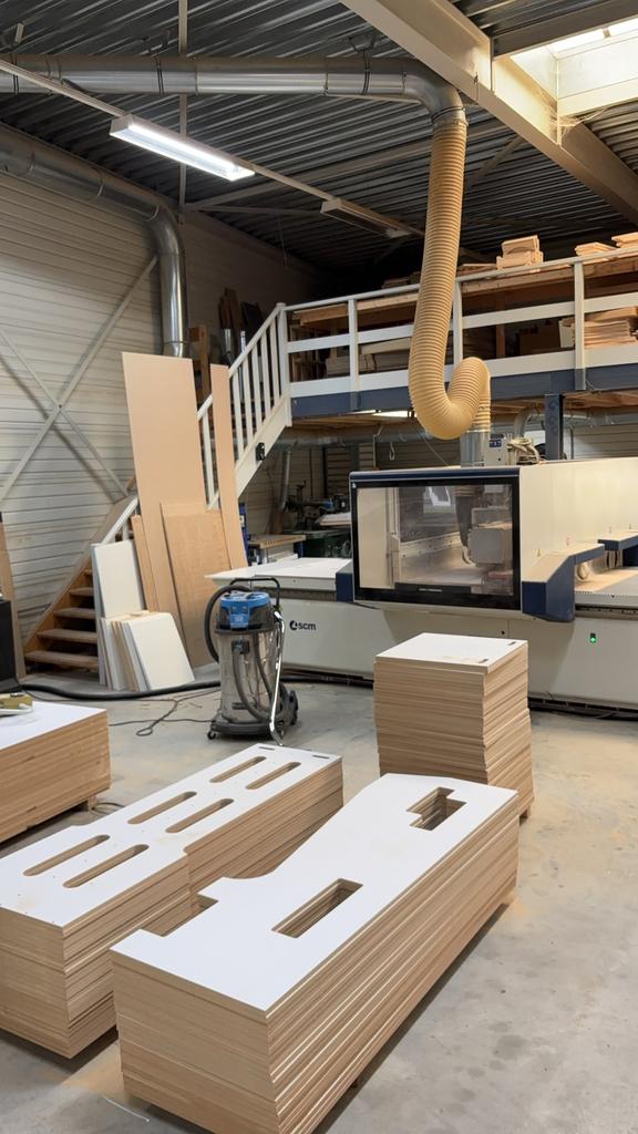Cnc Freeswerk voor particulieren en bedrijven, Ophalen, Zo goed als nieuw, Hout