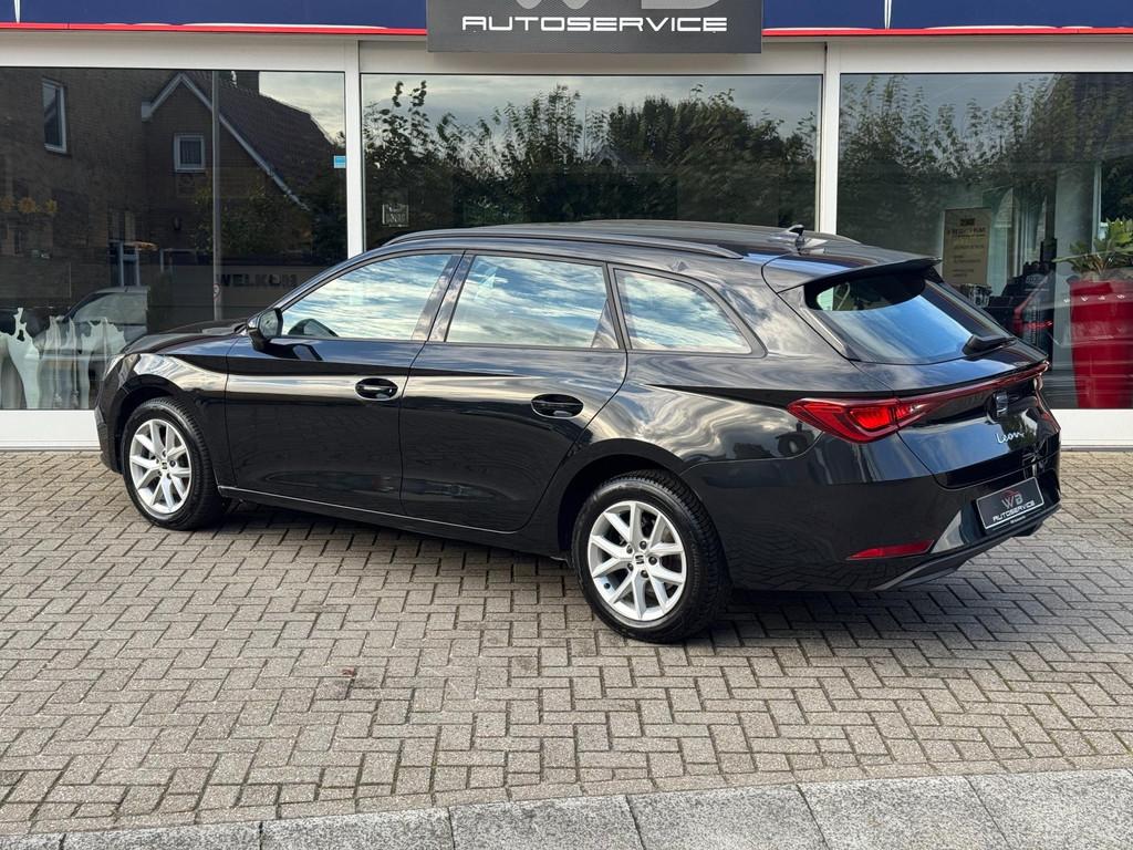 Seat Leon Sportstourer 1.0 eTSI Style I Virtual I Carplay I, Gebruikt, Zwart, 1200 kg, Leon