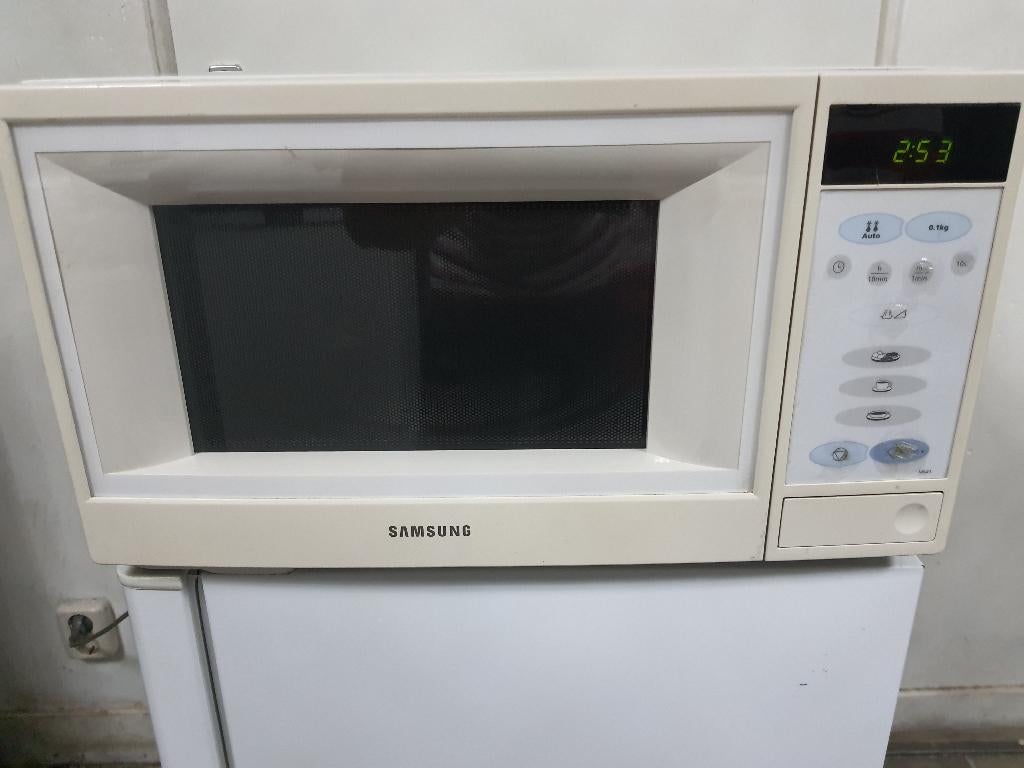 Samsung solo magnetron werkt Super, Witgoed en Apparatuur, Ophalen, Draaiplateau, Magnetron, Zo goed als nieuw