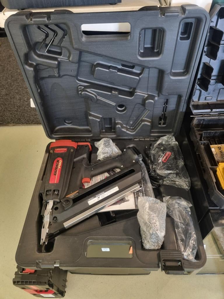 dutack pro Spijkerpistool in koffer, Ophalen of Verzenden, Gebruikt, Minder dan 400 watt, Overige typen