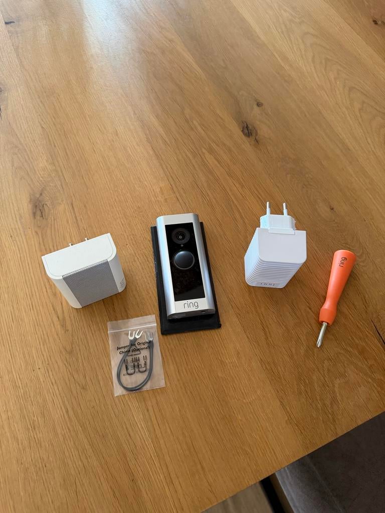 Ring deurbel met toebehoren en extra buitencamera, Beweging, Ophalen of Verzenden, Zo goed als nieuw, Compleet systeem