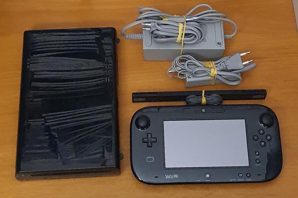 Nintendo WII U 32GB met GAMEPAD & Kabels, Ophalen of Verzenden, Gebruikt, Met 1 controller, Met harde schijf