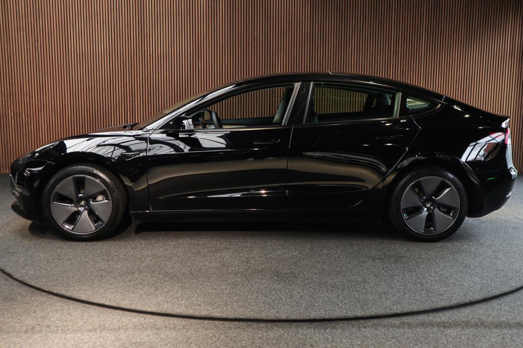 Tesla Model 3 RWD Autopilot ACC Stuurverwarm. PDC Leer Navi, Automaat, Achterwielaandrijving, Gebruikt, Zwart