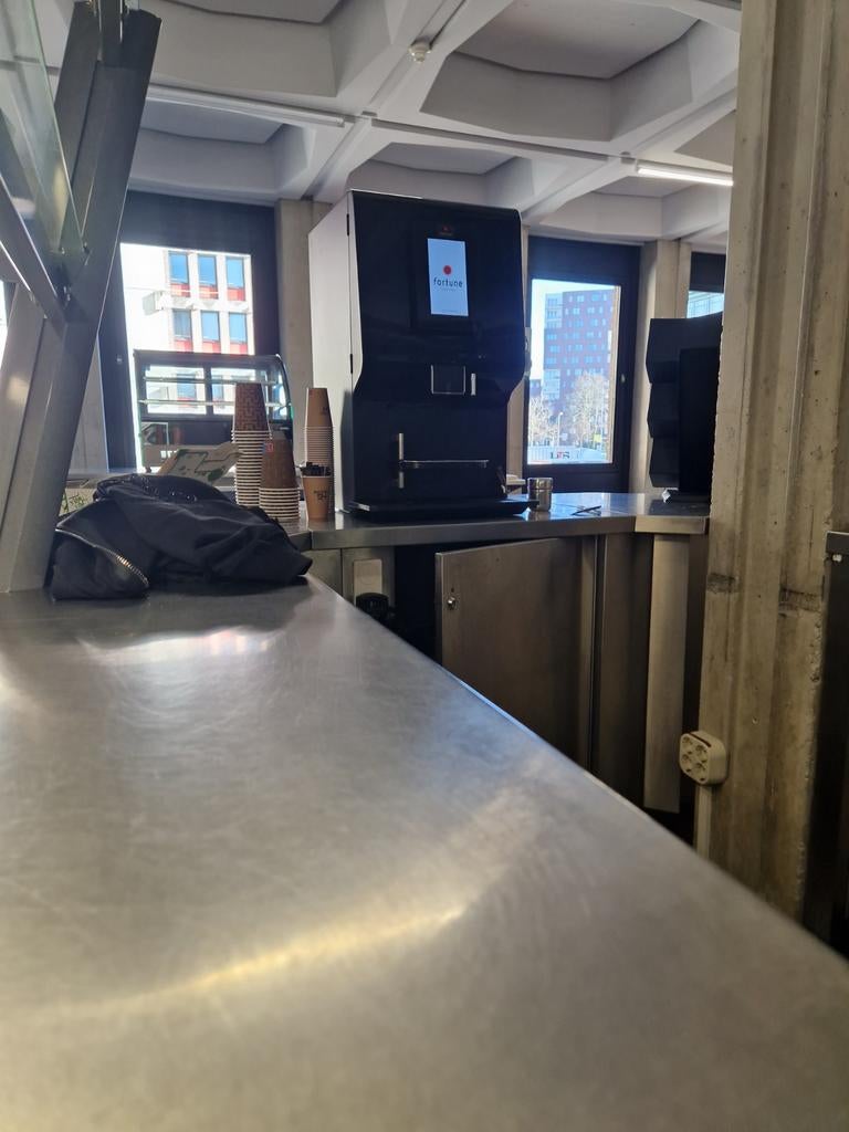 Instant koffiemachine, Witgoed en Apparatuur, Koffiezetapparaten, 10 kopjes of meer, Ophalen of Verzenden, Zo goed als nieuw, Koffiemachine