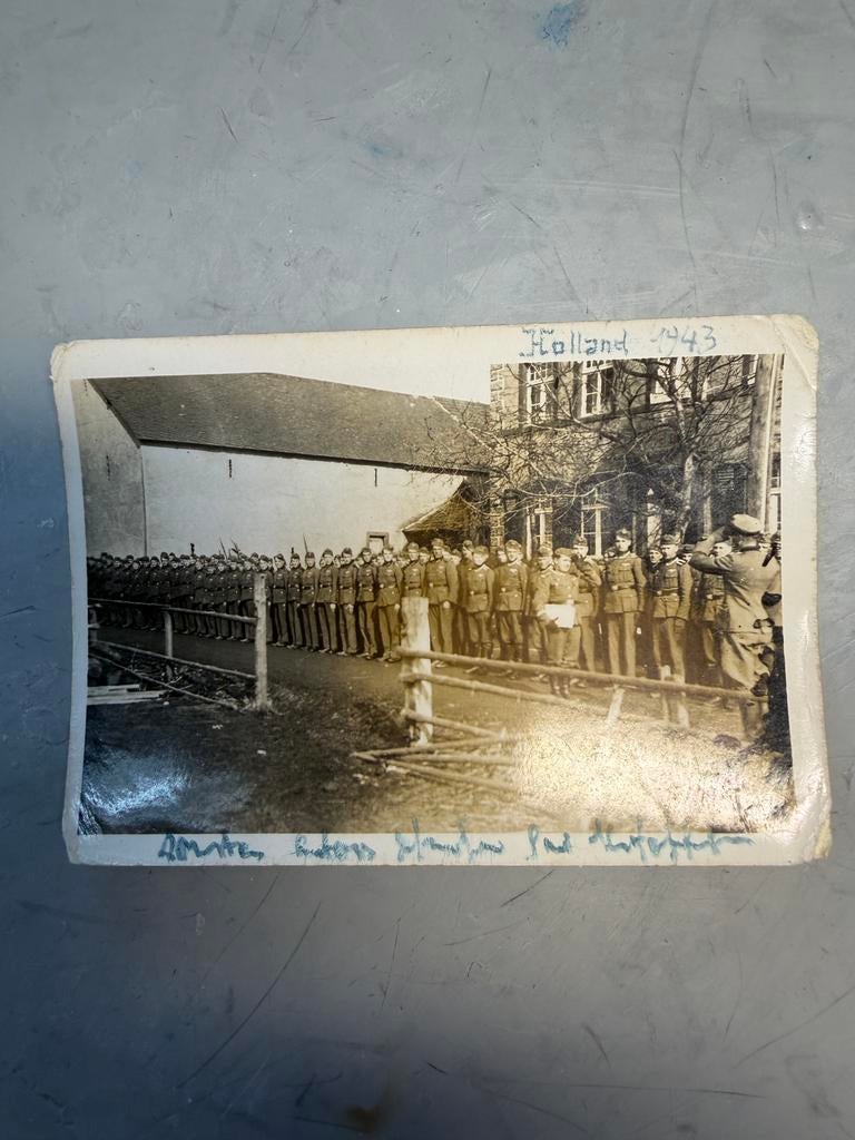 Ww2 foto duitse soldaten in nederland 1943, Ophalen of Verzenden, Duitsland, Foto of Poster