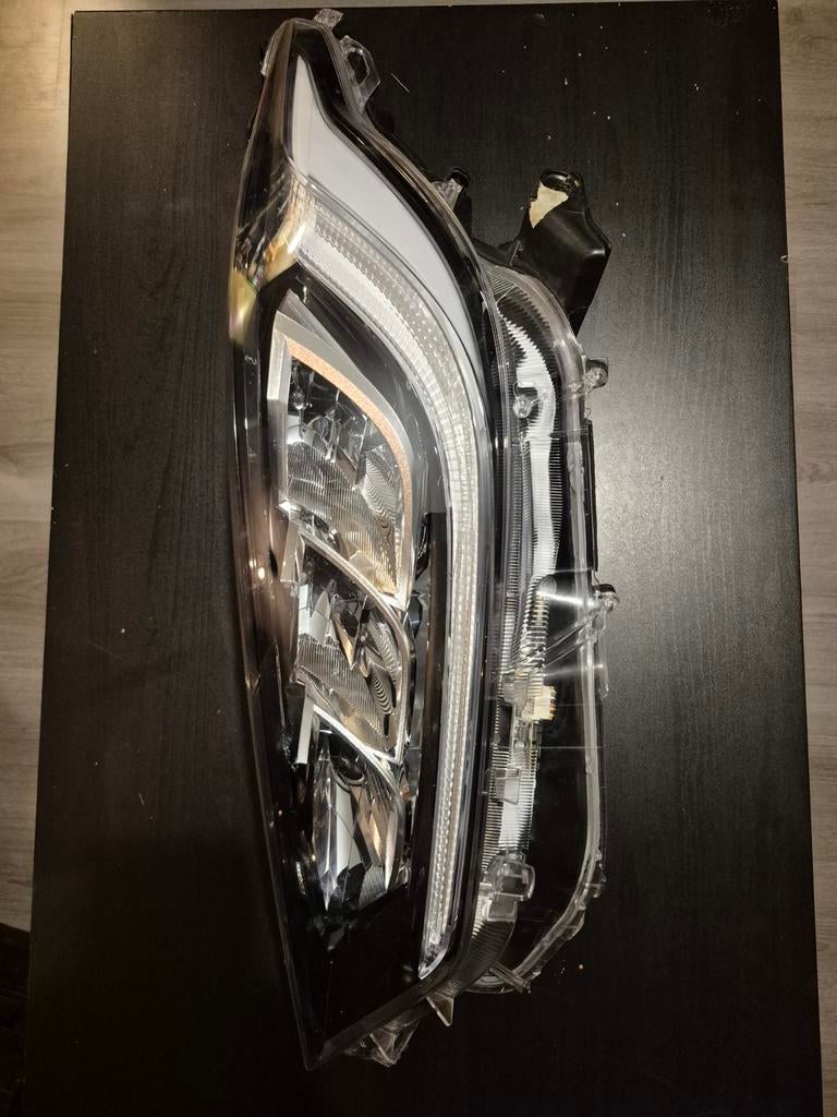 Toyota Yaris IV LED linker koplamp gebruikt met schaden, Auto-onderdelen, Ophalen of Verzenden, Toyota