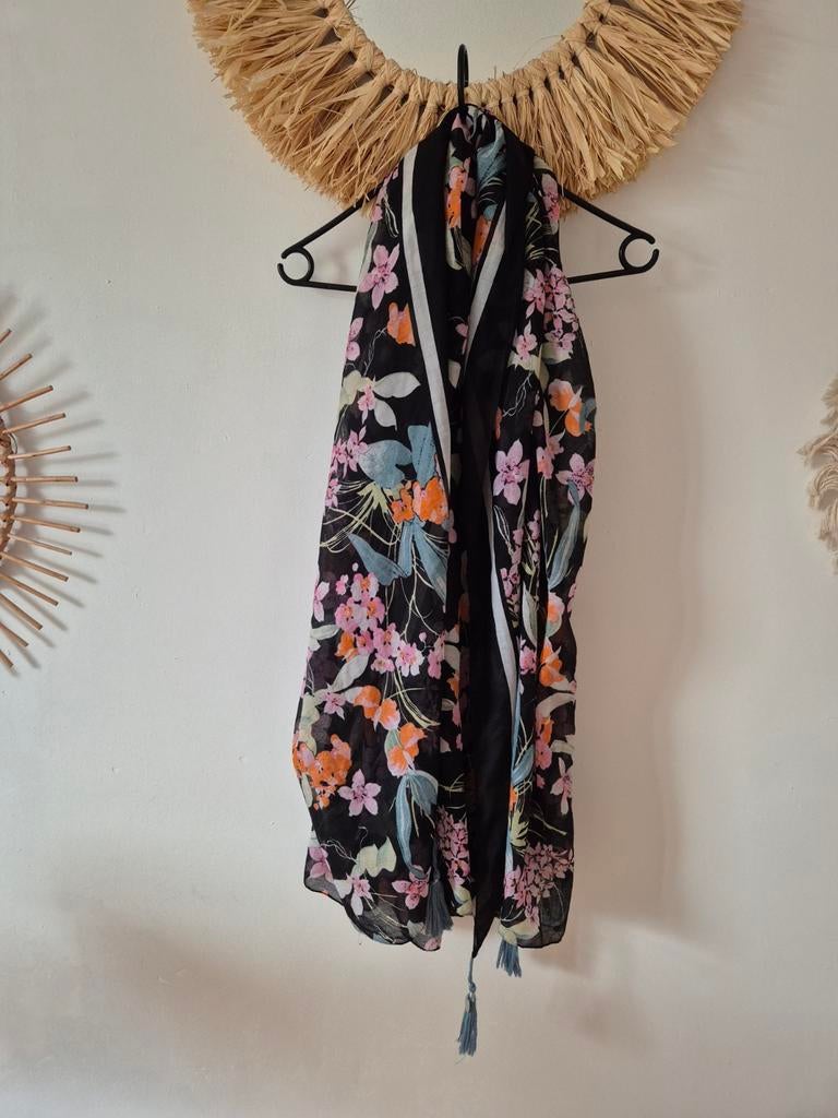 Shoeby sjaal met bloemenprint en kwastjes, Shosby, Ophalen of Verzenden, Zo goed als nieuw, Sjaal