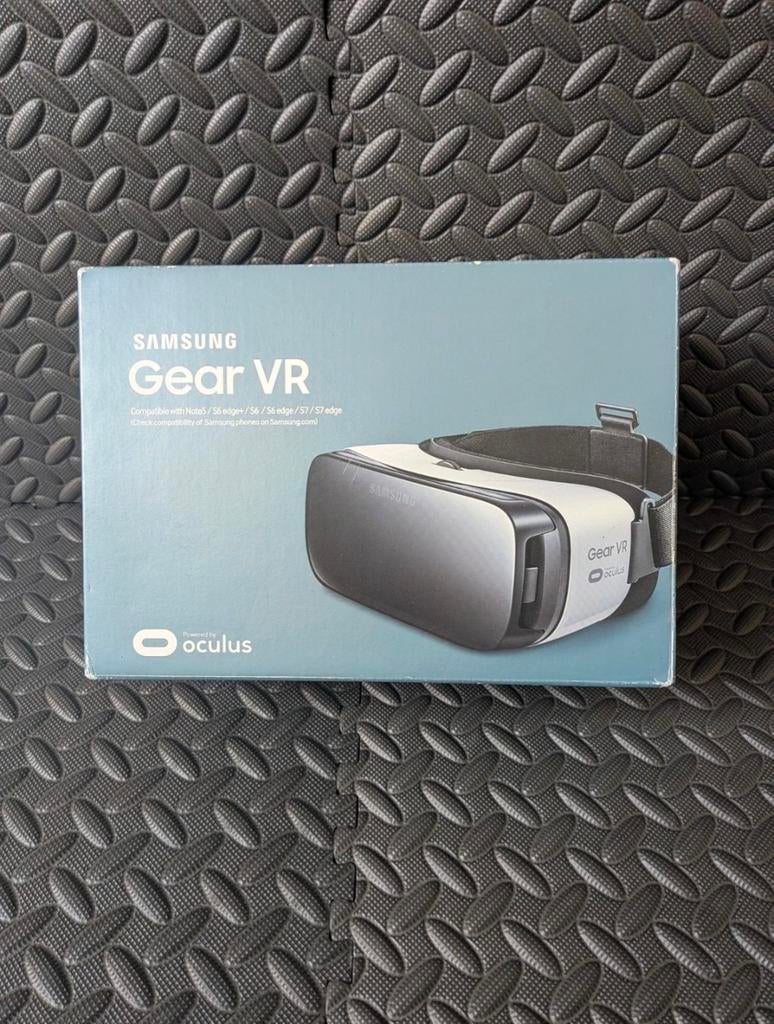 Samsung Gear VR bril (Powered by Oculus), Spelcomputers en Games, Virtual Reality, Zo goed als nieuw, Telefoon, VR-bril, Ophalen of Verzenden
