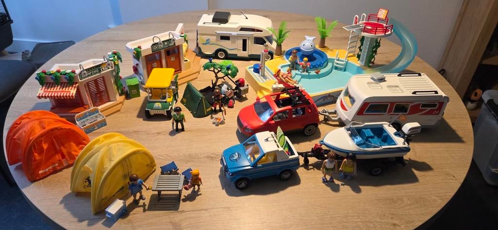 Zeer uitgebreide playmobil set: camping/vakantie, Ophalen, Zo goed als nieuw, Complete set