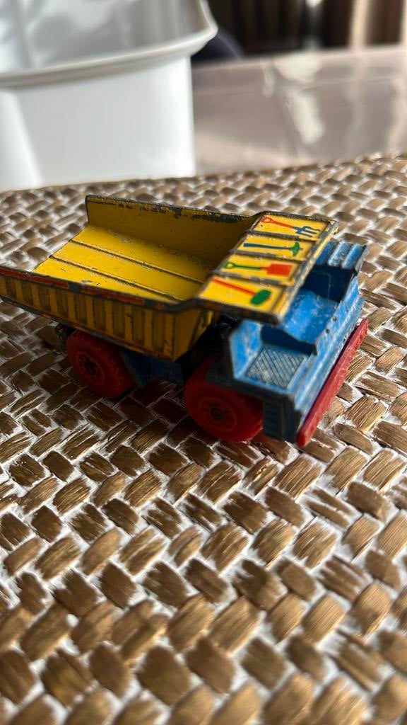Matchbox Caterpillar Dump Truck Tipper Multicolour Vintage, Ophalen of Verzenden, Zo goed als nieuw, Bus of Vrachtwagen