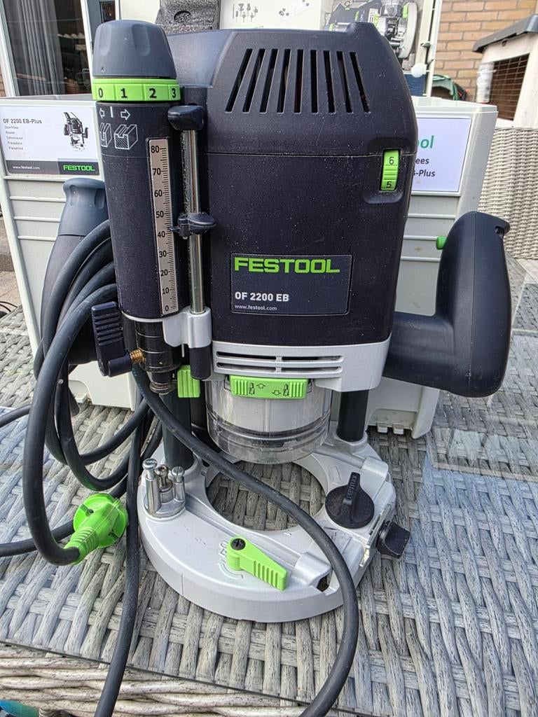 Festool OF 2200 EB Bovenfrees - Krachtig en Compleet, Doe-het-zelf en Verbouw, Gereedschap | Freesmachines, Gebruikt, Elektrisch