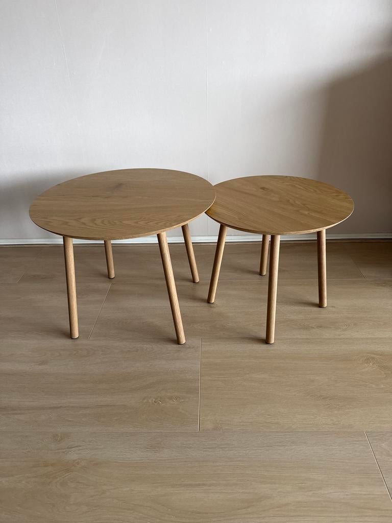 Twee ronde bijzettafeltjes van Jysk, Huis en Inrichting, Tafels | Bijzettafels, Minder dan 55 cm, Gebruikt, Rond, Hout