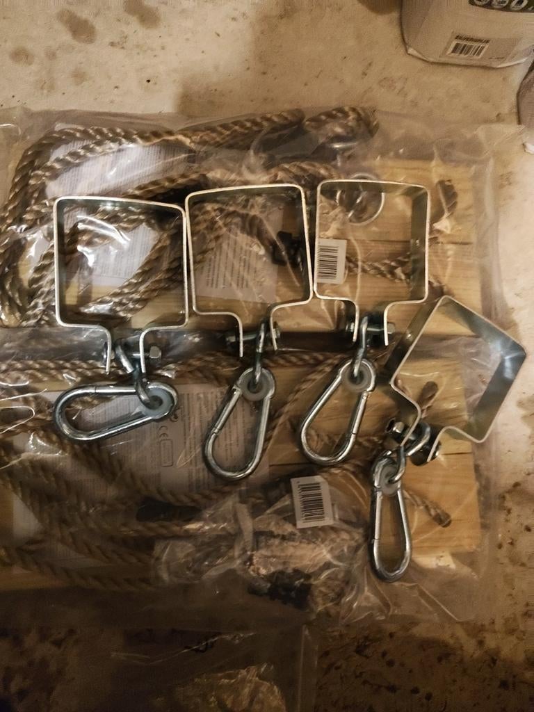 Gloednieuw: 2 schommelzitjes incl touwen en schommelhaken, Ophalen of Verzenden, Nieuw