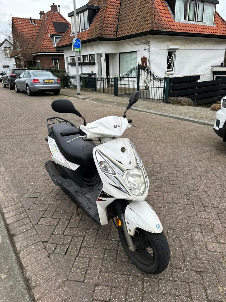 Sym orbit 2, Ophalen of Verzenden, Zo goed als nieuw, Benzine, Orbit