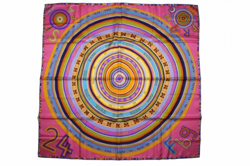 HERMÈS scarf “Tohu Bohu” by Claudia, Maat 42/44 (L), Nieuw, Ophalen of Verzenden, 24 Rue du Faubourg Saint‑Honoré 75008 Paris Frankrijk