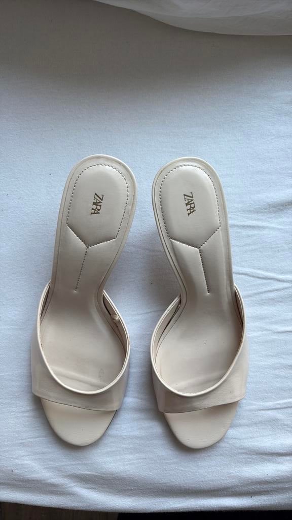 Zara hakken kitten heels wit maat 40, Kleding | Dames, Schoenen, Ophalen of Verzenden, Zo goed als nieuw