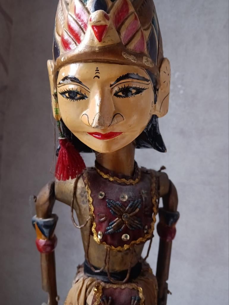 Antieke Wayang Golek pop - Handgesneden en beschilderd, Ophalen