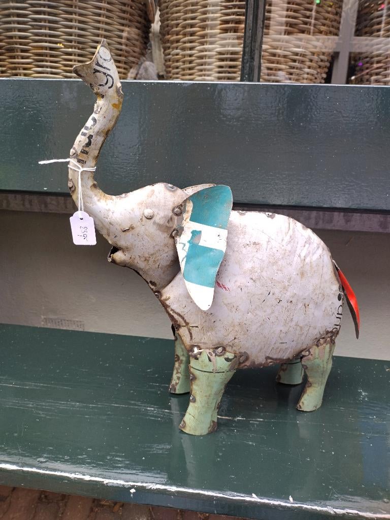Olifant van gerecycled blik, Verzamelen, Beelden en Beeldjes, Ophalen of Verzenden, Nieuw, Dier